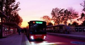 Yoğun talep karşılık buldu: Metrobüslerde gece seferi başladı