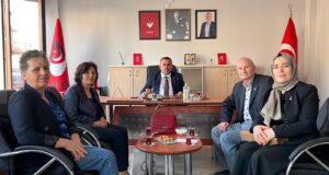 Atatürkçü Düşünce Derneği (ADD) Sakarya Şube Başkanı Sebahat Demirtaş  ve Yönetim Kurulu  üyeleri  Zafer Partisi Sakarya İl Başkanığını ziyaret etti.