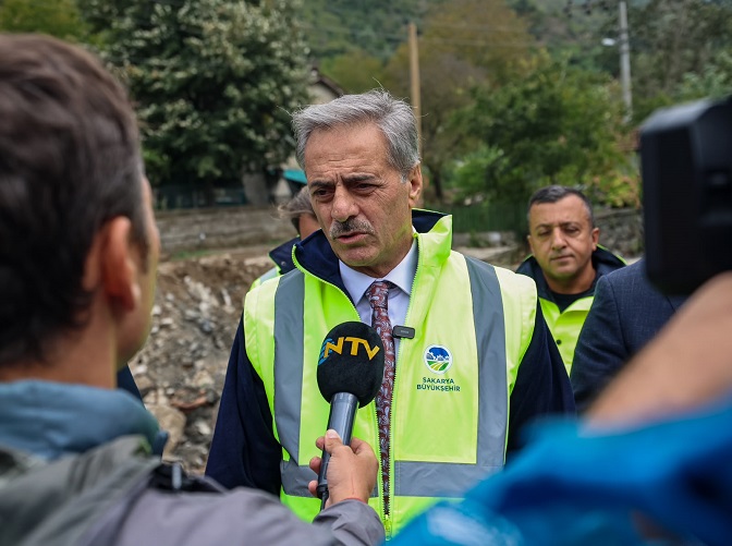 Başkan Alemdar afet mesaisi için Geyve’de